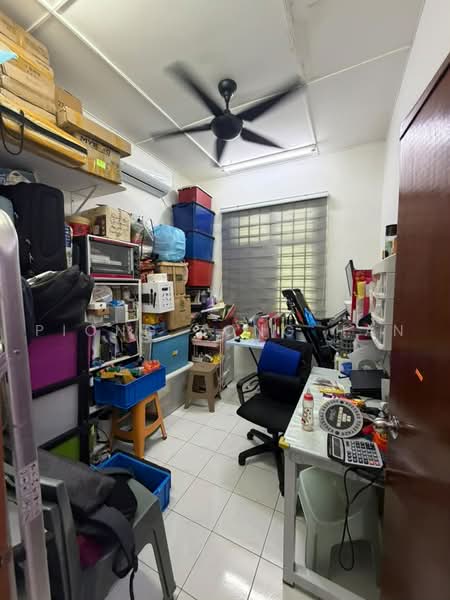 Rumah Teres 1-Tingkat untuk Dijual di Taman Gaya (Ulu Tiram) - Piong Zong Han - Study - PropertyGuru.com.my