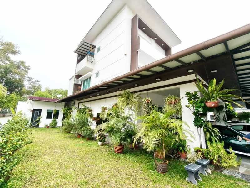 Rumah Berkembar untuk Dijual di Nilai (Negeri Sembilan) - Imran Isa - Exterior - PropertyGuru.com.my