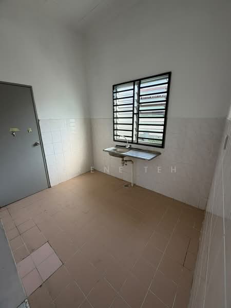 1-storey Terraced House for Sale in Bandar Putra (Kulai) - Serene Teh - Kitchen - PropertyGuru.com.my