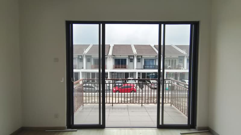 2-storey Terraced House for Sale in Diamond City (Semenyih) - Juneway Lee - Balcony - PropertyGuru.com.my