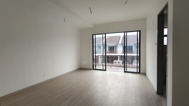 2-storey Terraced House for Sale in Diamond City (Semenyih) - Juneway Lee - Living Room - PropertyGuru.com.my