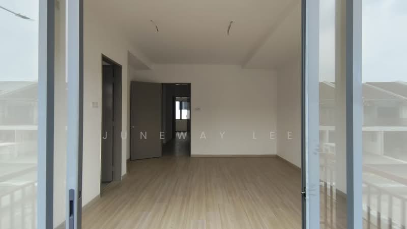 2-storey Terraced House for Sale in Diamond City (Semenyih) - Juneway Lee - Living Room - PropertyGuru.com.my