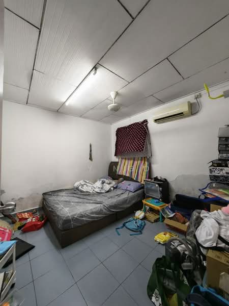 1-storey Terraced House for Sale in Taman Johor (Tampoi) - SY Ngo - Bedroom - PropertyGuru.com.my