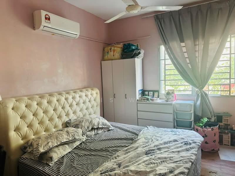 Pangsapuri untuk Dijual di Pangsapuri Akasia (Bandar Botanic) - Tabris Wong - Bedroom - PropertyGuru.com.my