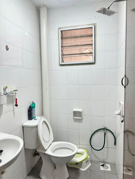 Pangsapuri untuk Dijual di Pangsapuri Akasia (Bandar Botanic) - Tabris Wong - Bathroom - PropertyGuru.com.my