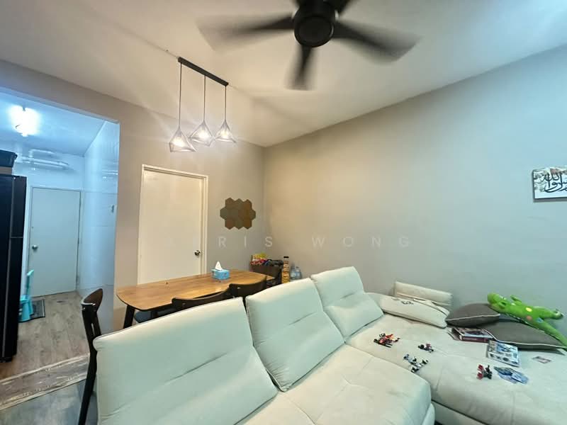 Pangsapuri untuk Dijual di Pangsapuri Akasia (Bandar Botanic) - Tabris Wong - Living Room - PropertyGuru.com.my
