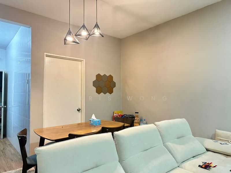 Pangsapuri untuk Dijual di Pangsapuri Akasia (Bandar Botanic) - Tabris Wong - Living Room - PropertyGuru.com.my