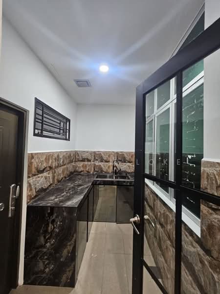 Rumah Teres 2-Tingkat untuk Dijual di Mutiara Rini (Skudai) - William Loke - Kitchen - PropertyGuru.com.my