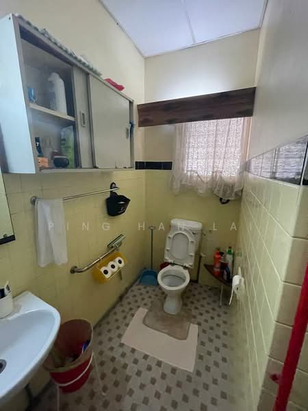 Bungalow House untuk Dijual di Bukit Gasing (Petaling Jaya) - Ping Han Lai - Bathroom - PropertyGuru.com.my