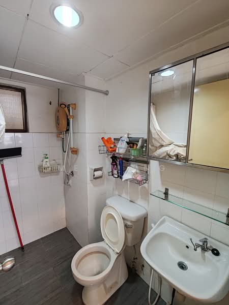 Kondominium untuk Dijual di Vista Millennium Condominium - Mel Wong - Bathroom - PropertyGuru.com.my
