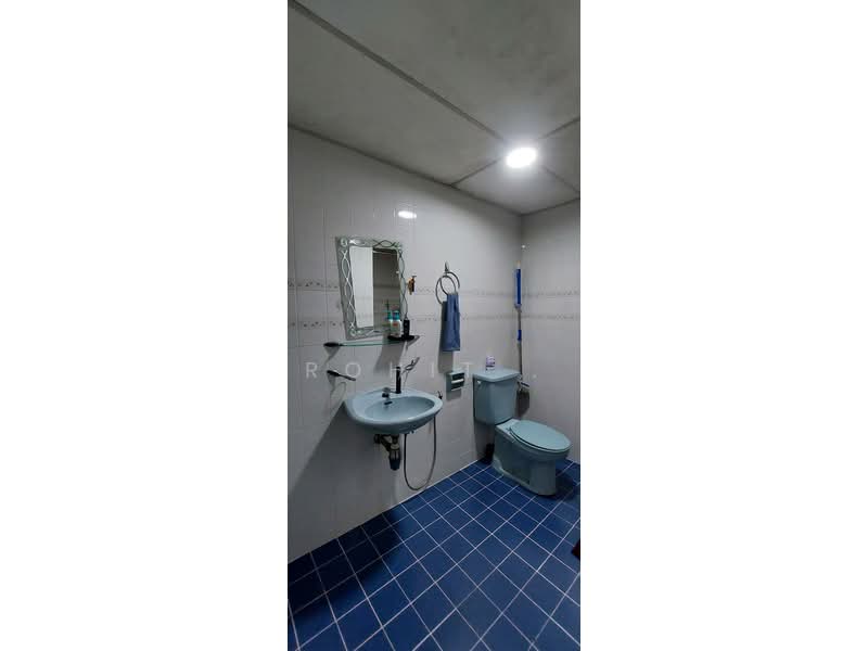 Condominium for Sale at Pantai Hillpark 3 - Rohit . - Bathroom - PropertyGuru.com.my