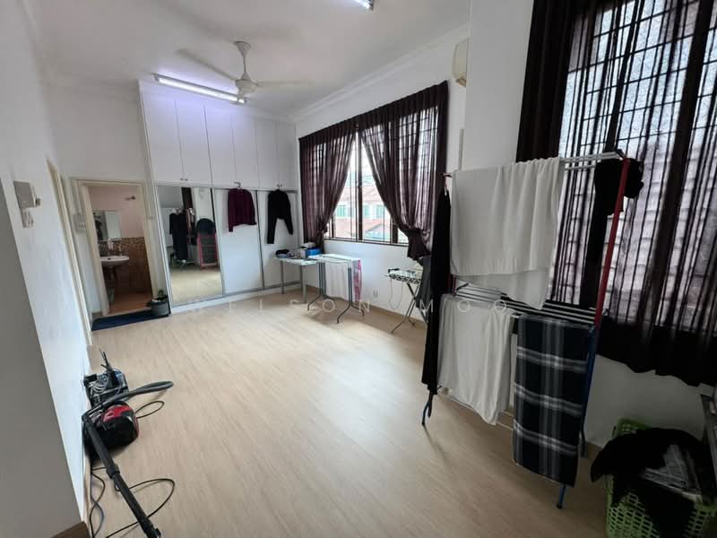2-storey Terraced House for Sale in Taman Setiawangsa (Setiawangsa) - Welson Moo - Bedroom - PropertyGuru.com.my