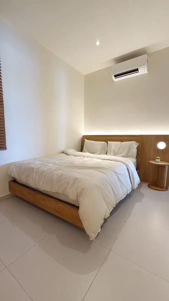 Kediaman Servis untuk Dijual di Riverhaus - Lucas Loh - Bedroom - PropertyGuru.com.my