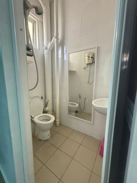 Apartment for Rent at Ferringhi Mutiara Apartment - Panya Rith - Bathroom - PropertyGuru.com.my