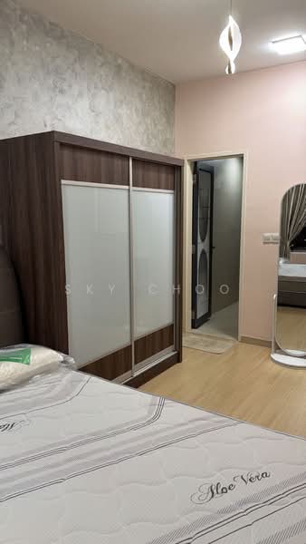 Kediaman Servis untuk Dijual di Gravit8, Klang - Sky Choo - Bedroom - PropertyGuru.com.my