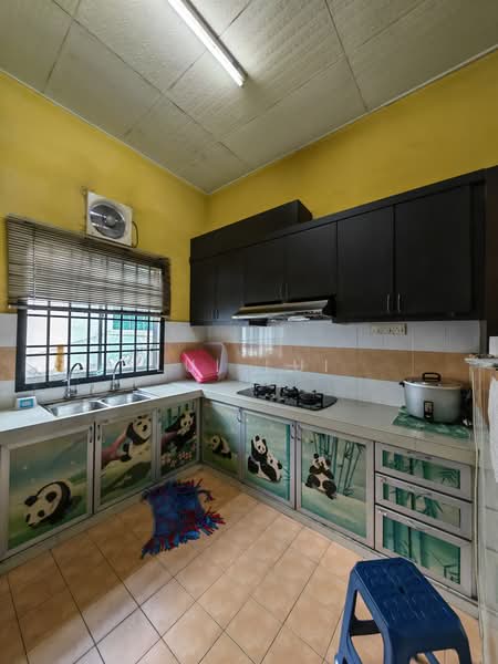 1-storey Terraced House for Sale in Taman Bestari Indah (Ulu Tiram) - Lui Lui - Kitchen - PropertyGuru.com.my
