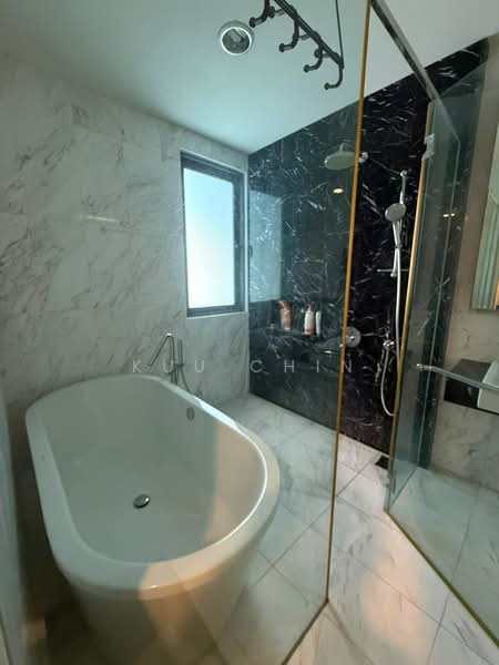 Kediaman Servis untuk Dijual di Imperia - Kuu Chin - Bathroom - PropertyGuru.com.my
