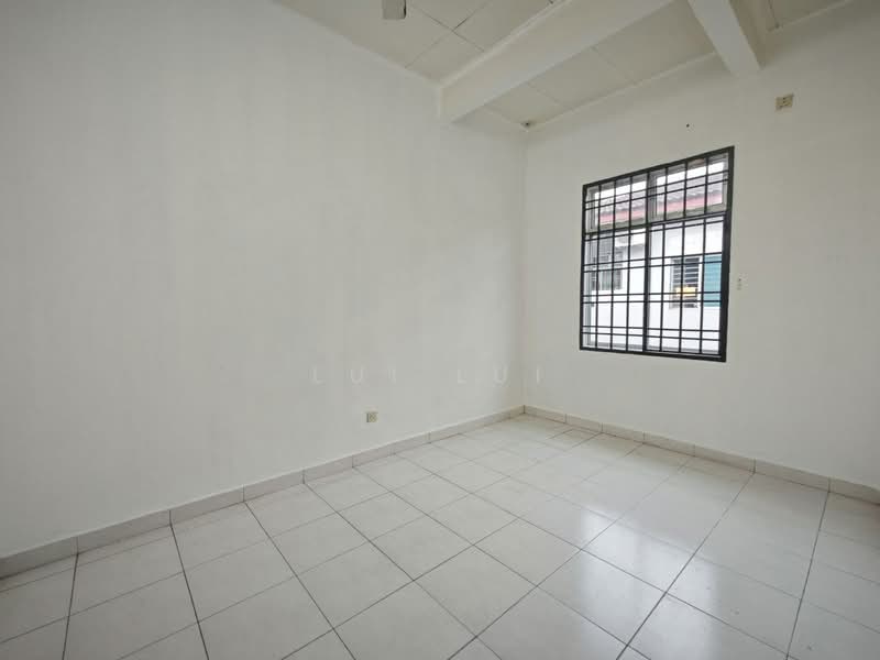 1-storey Terraced House for Sale in Taman Bestari Indah (Ulu Tiram) - Lui Lui - Interior - PropertyGuru.com.my