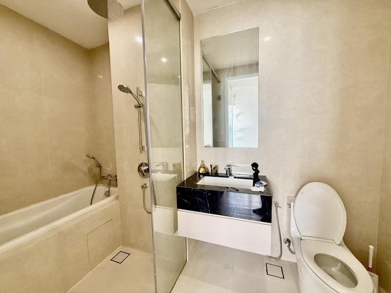 Service Residence for Sale at Pavilion Ceylon Hill - Jean Chiew - Bathroom - PropertyGuru.com.my