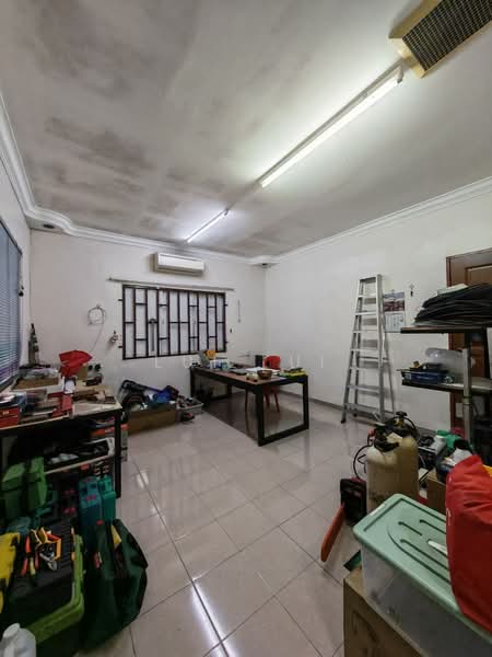 1-storey Terraced House for Sale in Taman Puteri Wangsa (Ulu Tiram) - Lui Lui - Study - PropertyGuru.com.my