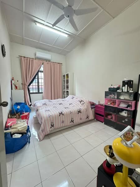 2-storey Terraced House for Sale in Taman Desa Cemerlang (Ulu Tiram) - Nellie Lim - Bedroom - PropertyGuru.com.my