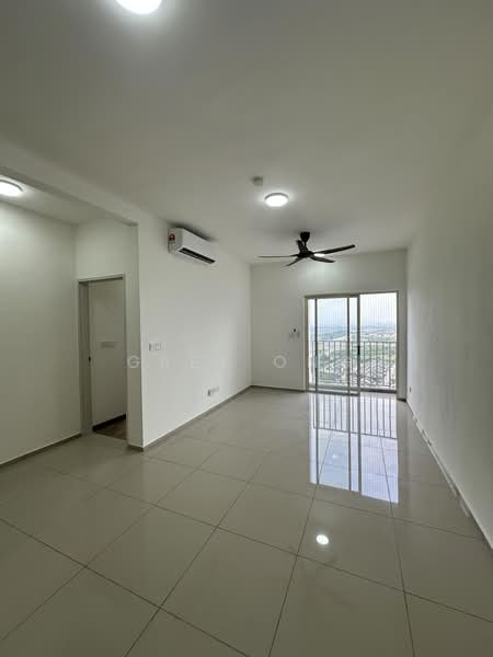 Kediaman Servis untuk Disewa di Gravit8, Klang - Grey Ong - Living Room - PropertyGuru.com.my