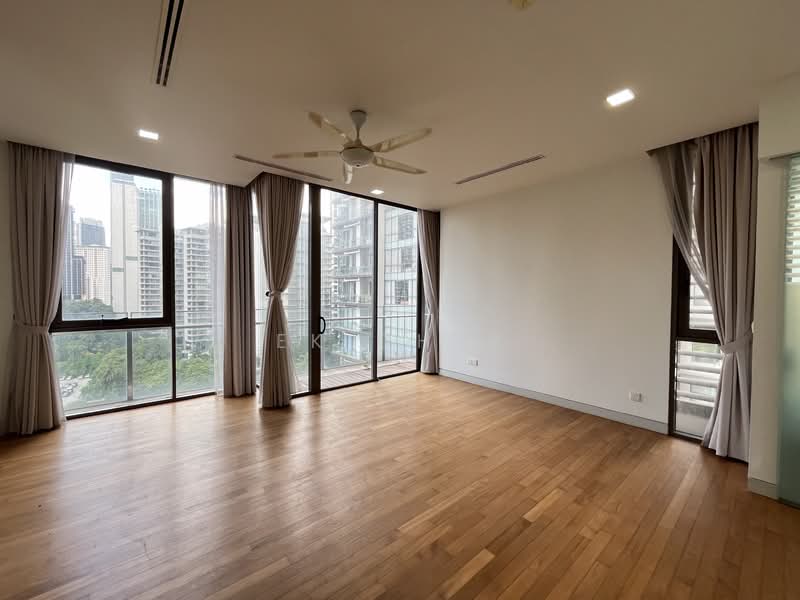 Kediaman Servis untuk Dijual di Suria Stonor - EK Chai - Living Room - PropertyGuru.com.my