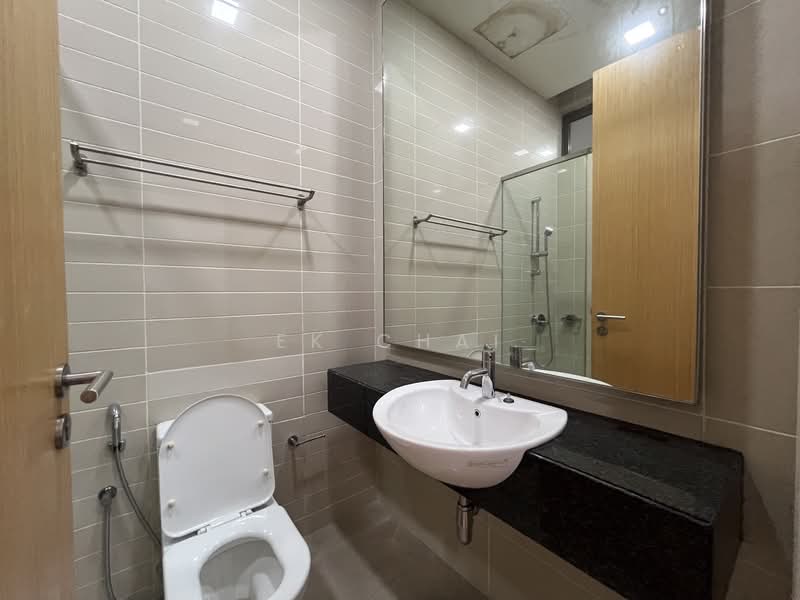 Kediaman Servis untuk Dijual di Suria Stonor - EK Chai - Bathroom - PropertyGuru.com.my