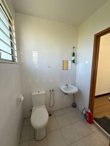 Cluster House for Sale in Taman Anggun (Rawang) - Danny Lo - Bathroom - PropertyGuru.com.my