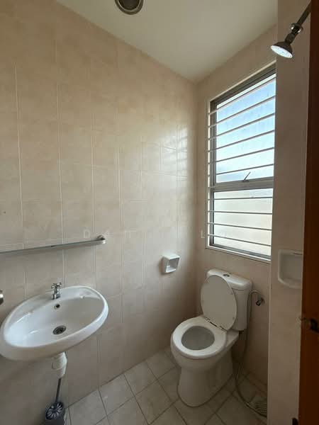 Cluster House for Sale in Taman Anggun (Rawang) - Danny Lo - Bathroom - PropertyGuru.com.my