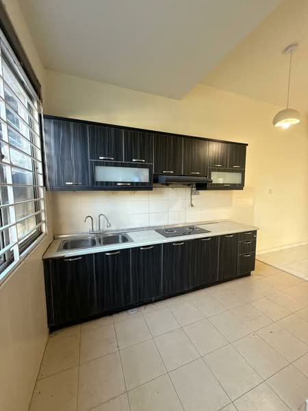 Cluster House for Sale in Taman Anggun (Rawang) - Danny Lo - Kitchen - PropertyGuru.com.my