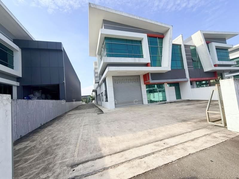 Kilang untuk Disewa di Taman Desa Cemerlang (Ulu Tiram) - Stella Chia - Exterior - PropertyGuru.com.my