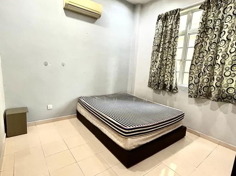 Apartment for Sale at Pangsapuri Bukit Beruang Bestari (University View) - CHIN FN - Bedroom - PropertyGuru.com.my