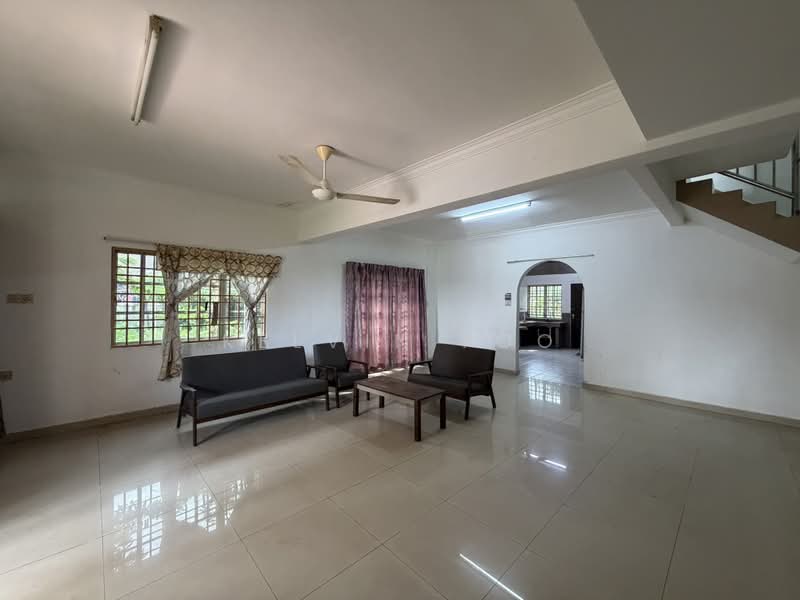 2-storey Terraced House for Sale in Taman Sri Manggis (Teluk Intan) - Kelvin Foo - Living Room - PropertyGuru.com.my