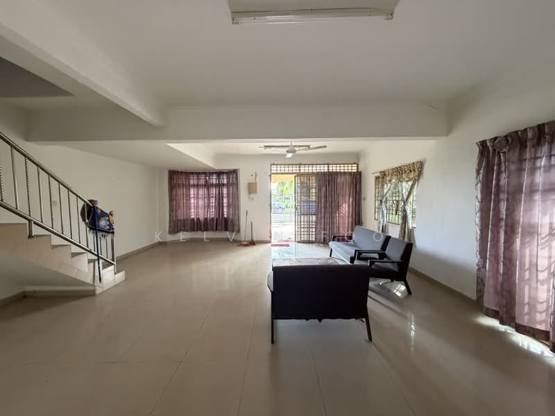 2-storey Terraced House for Sale in Taman Sri Manggis (Teluk Intan) - Kelvin Foo - Living Room - PropertyGuru.com.my