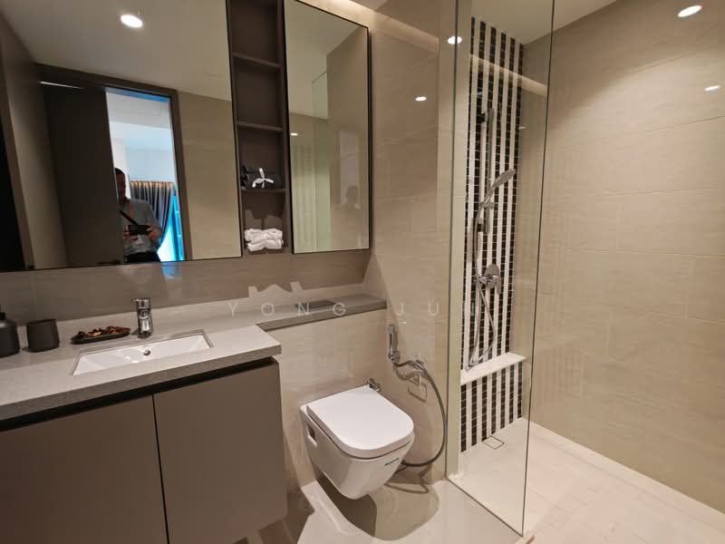 Kediaman Servis untuk Dijual di Eaton Residence - Yong Jun - Bathroom - PropertyGuru.com.my