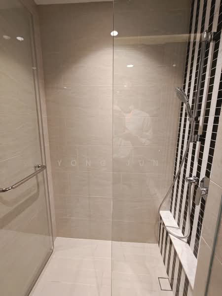 Kediaman Servis untuk Dijual di Eaton Residence - Yong Jun - Bathroom - PropertyGuru.com.my