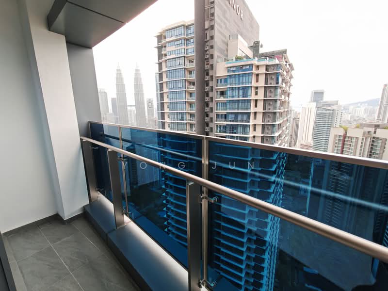 Kediaman Servis untuk Dijual di Eaton Residence - Yong Jun - Balcony - PropertyGuru.com.my