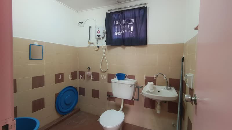Condominium for Sale at Evergreen Park Acorn & Hazel - Juneway Lee - Bathroom - PropertyGuru.com.my