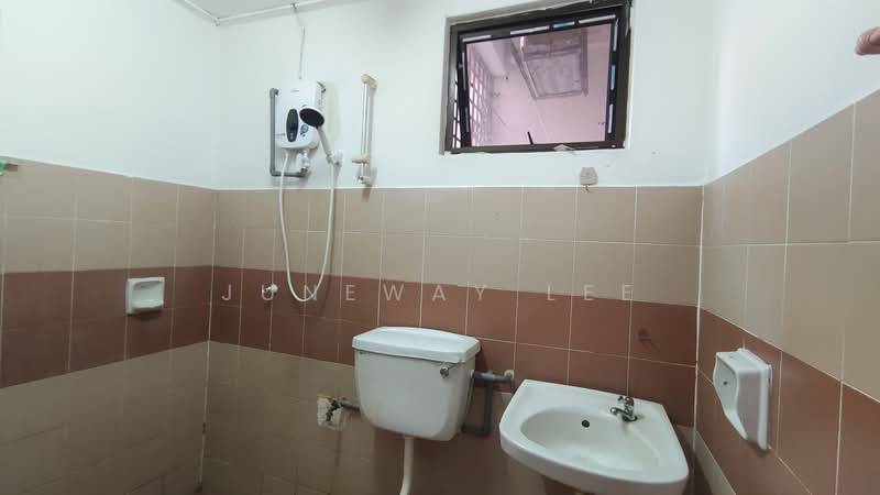 Condominium for Sale at Evergreen Park Acorn & Hazel - Juneway Lee - Bathroom - PropertyGuru.com.my