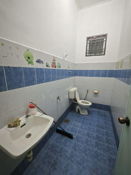 1-storey Terraced House for Sale in Taman Bestari Indah (Ulu Tiram) - SY Ngo - Bathroom - PropertyGuru.com.my