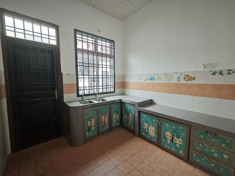 1-storey Terraced House for Sale in Taman Bestari Indah (Ulu Tiram) - SY Ngo - Kitchen - PropertyGuru.com.my