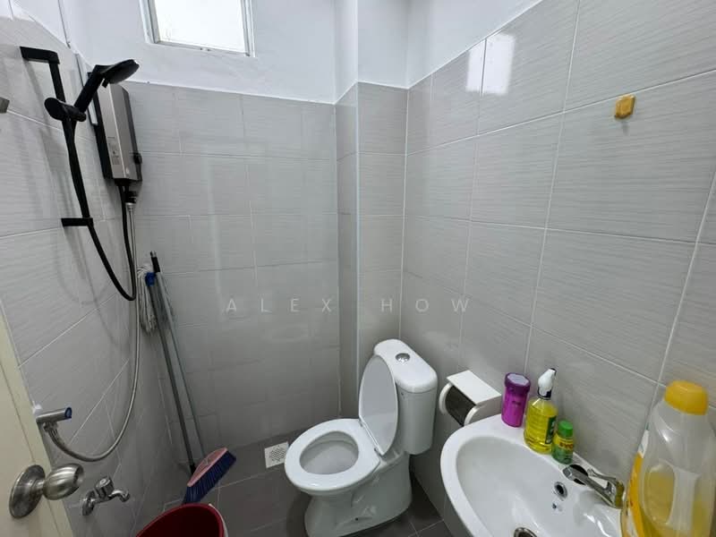 Pangsapuri untuk Disewa di Seri Molek Perdana - Alex How - Bathroom - PropertyGuru.com.my