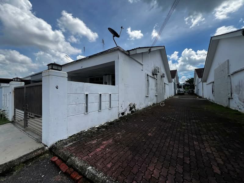 1-storey Terraced House for Sale in Taman Lagenda Putra (Kulai) - Jayden Ng - Exterior - PropertyGuru.com.my