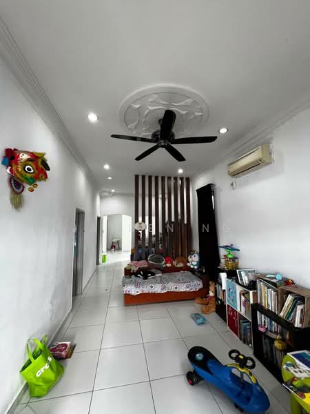 1-storey Terraced House for Sale in Taman Lagenda Putra (Kulai) - Jayden Ng - Living Room - PropertyGuru.com.my