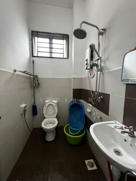 1-storey Terraced House for Sale in Taman Lagenda Putra (Kulai) - Jayden Ng - Bathroom - PropertyGuru.com.my