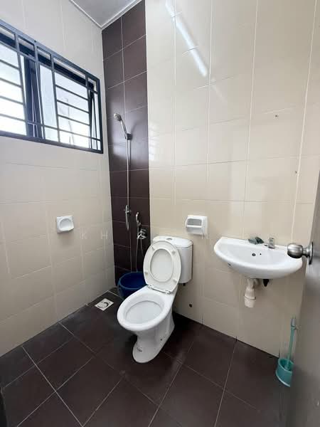 Rumah Teres untuk Dijual di Bandar Putera 2 (Klang) - KH Chong - Bathroom - PropertyGuru.com.my