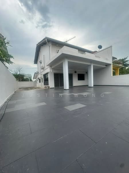 Rumah Berkembar untuk Disewa di Taman Kolam Air (Johor Bahru) - Justin Wong - Exterior - PropertyGuru.com.my