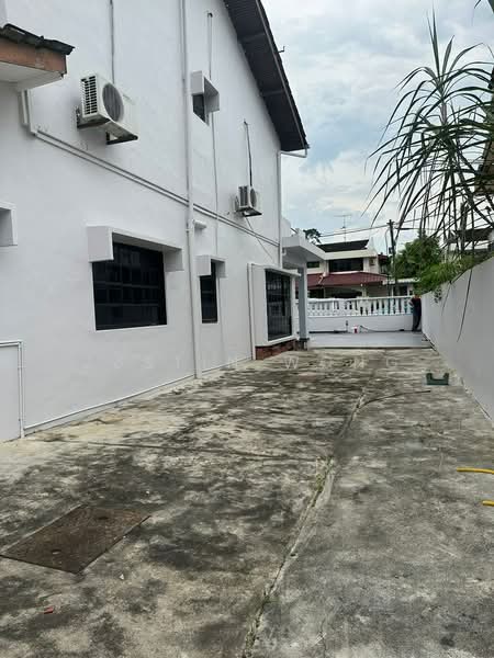 Rumah Berkembar untuk Disewa di Taman Kolam Air (Johor Bahru) - Justin Wong - Exterior - PropertyGuru.com.my