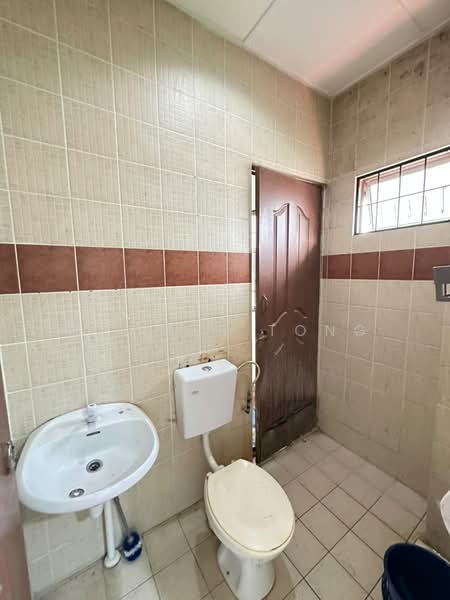 2-storey Terraced House for Rent in Taman Desa Ilmu (Samarahan) - Thomas Tong - Bathroom - PropertyGuru.com.my